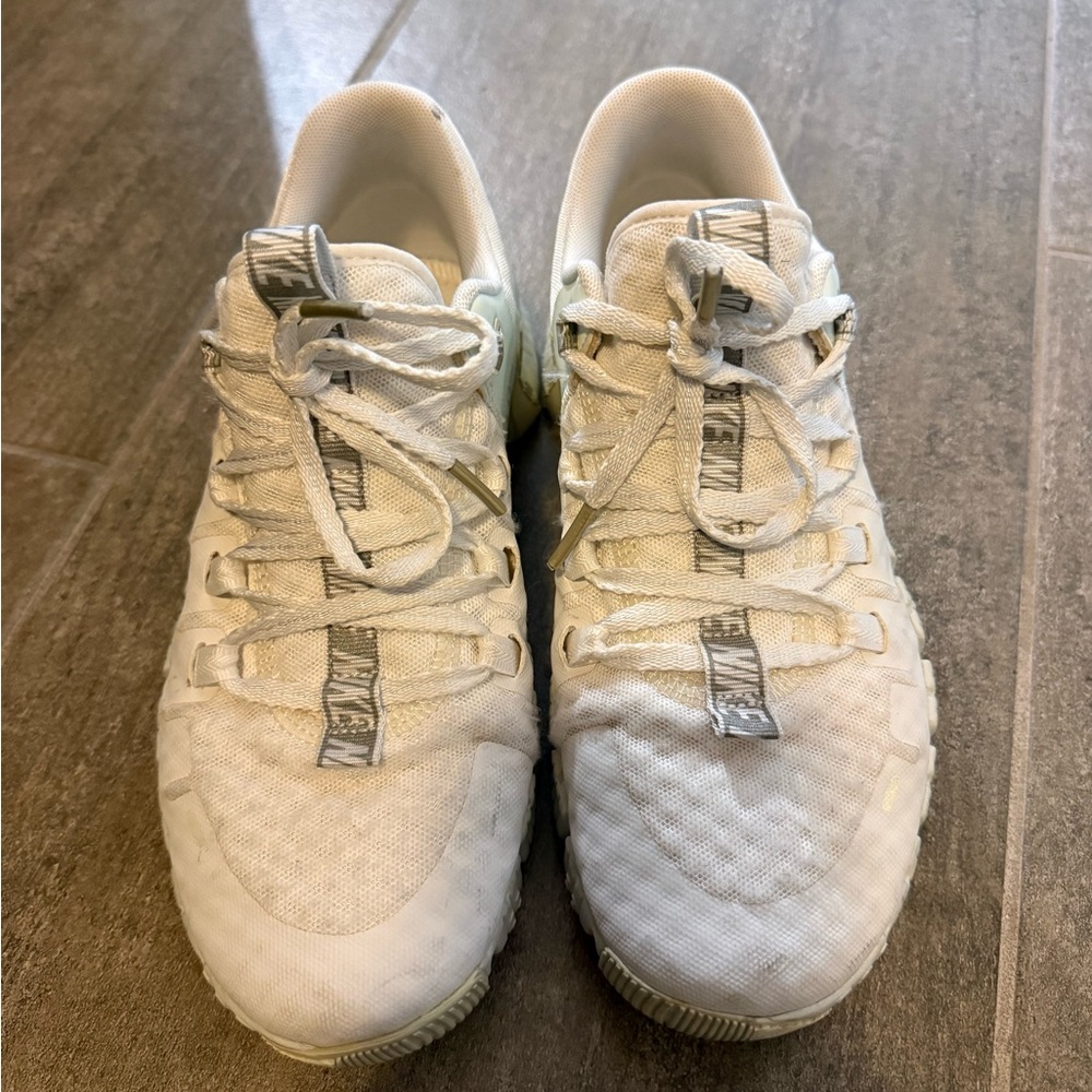 Nike Free Metcon 5 Women's White Athletic Shoes